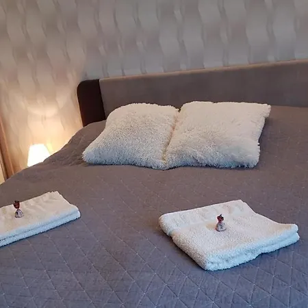 Rózsa Apartmanhotel *